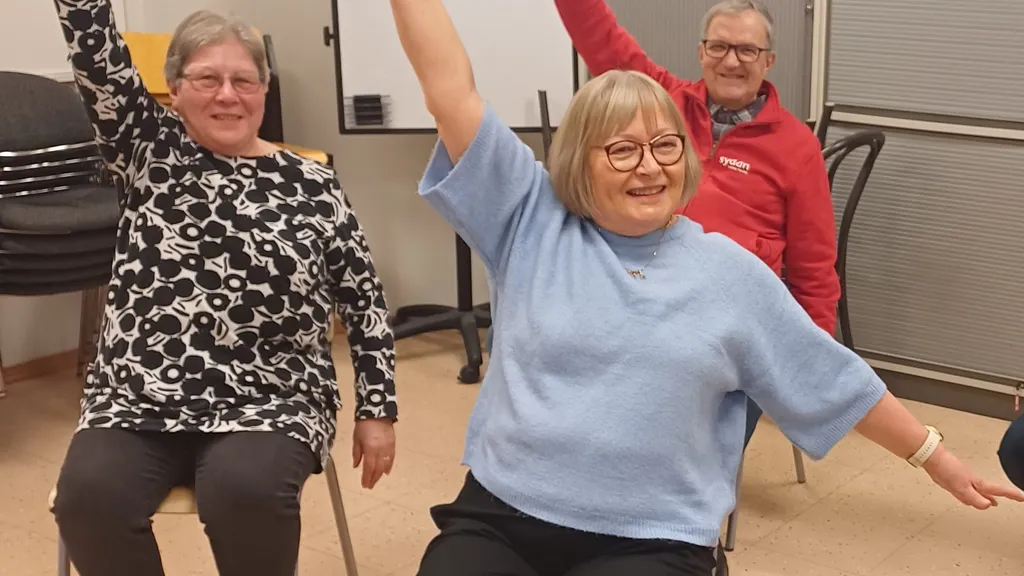 Tuolijumppaa maanantaisin