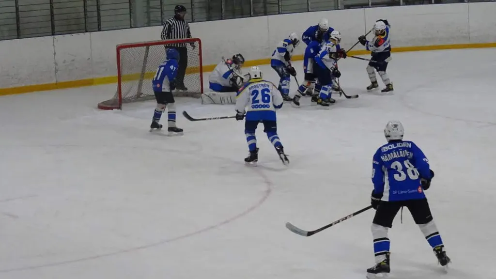 Jääkiekkoa - U18 harjoitusottelu