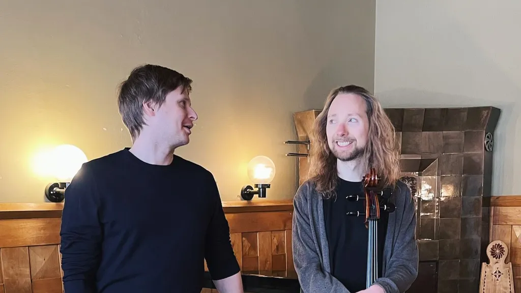 Valon ja varjojen säveliä