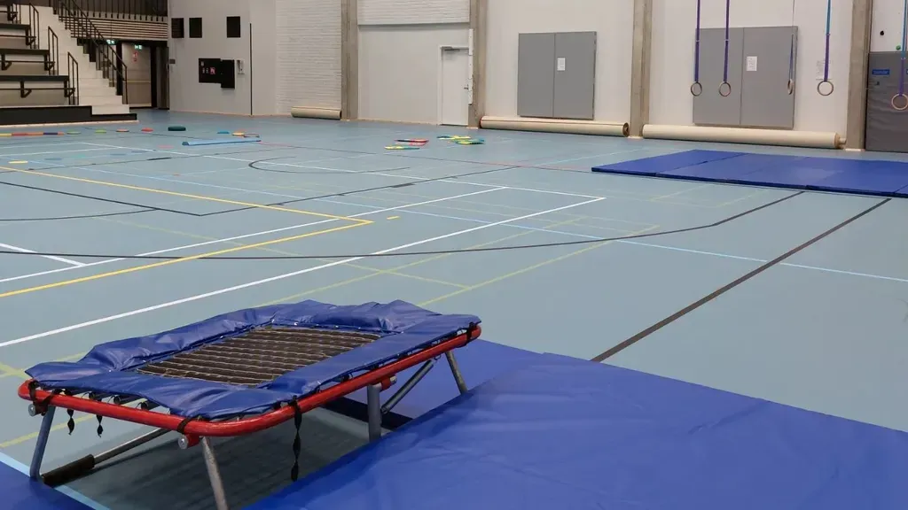 Temppurata lapsille Kankaanpään liikuntakeskuksen palloiluhallissa