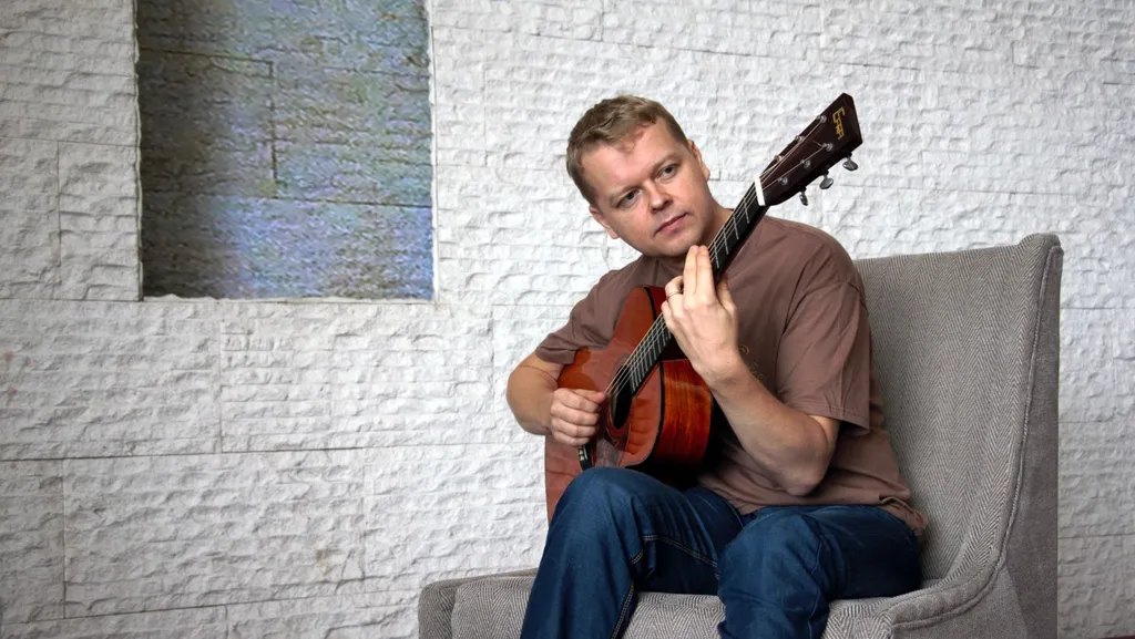 Suuret klassikot soolokitaralla – Tomi Paldanius