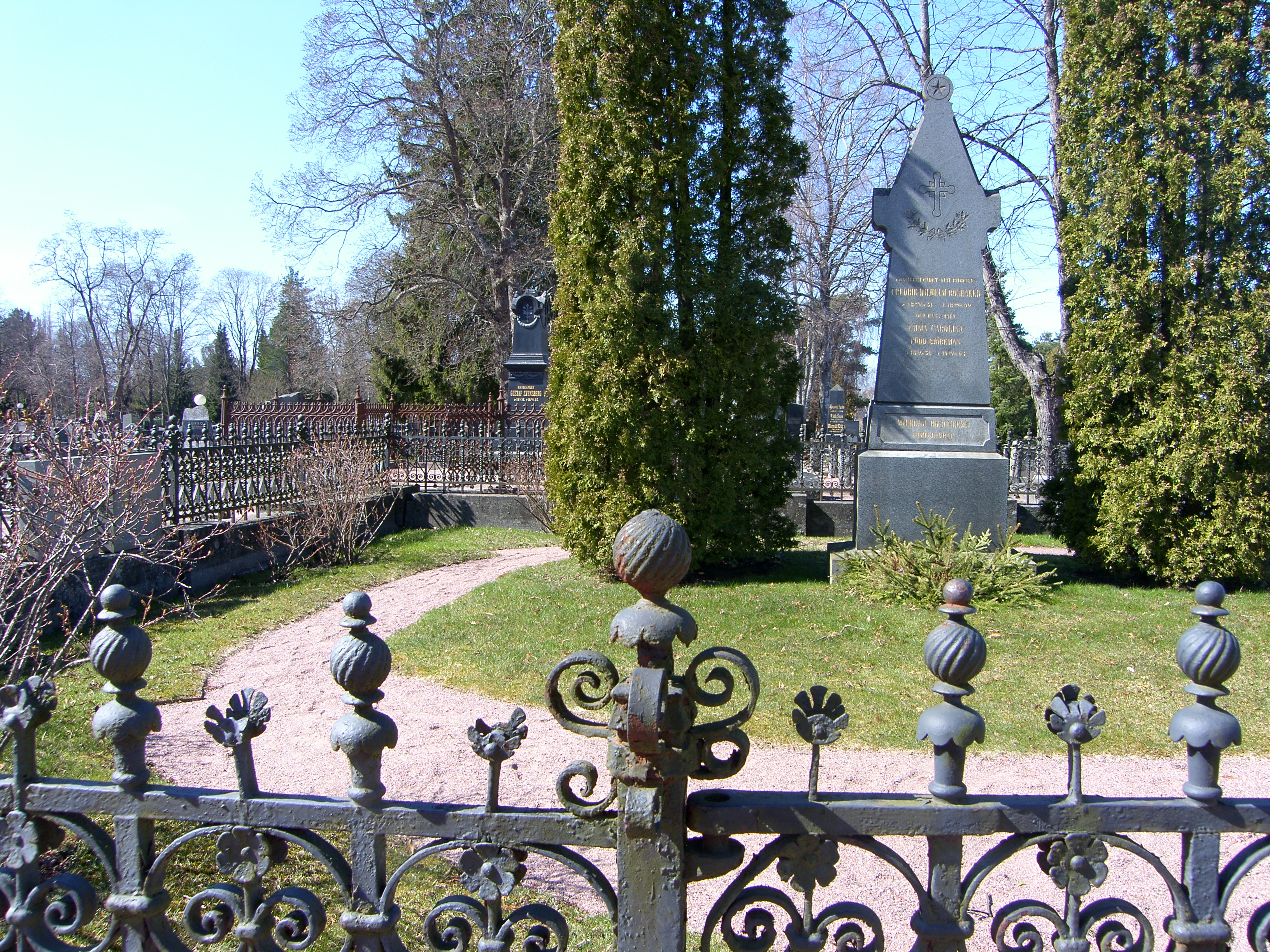 UUTUUS! Puistokävely Käppärän hautausmaalla